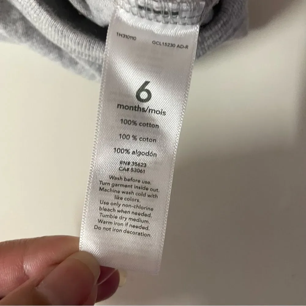 Carter’s Baby Boys’ 6 Months Long Sleeve Bodysuits EUC